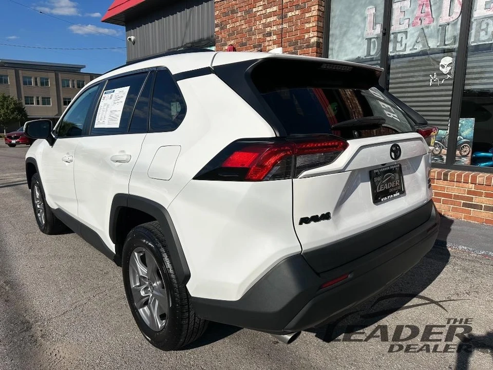 2022 Toyota RAV4 5th Gen - Image 4 of 20