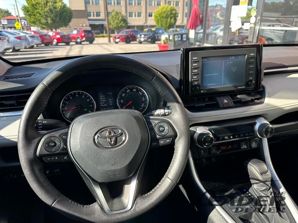 2022 Toyota RAV4 5th Gen - Image 17 of 20
