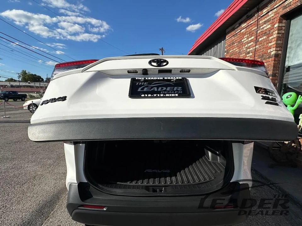 2022 Toyota RAV4 5th Gen - Image 10 of 20