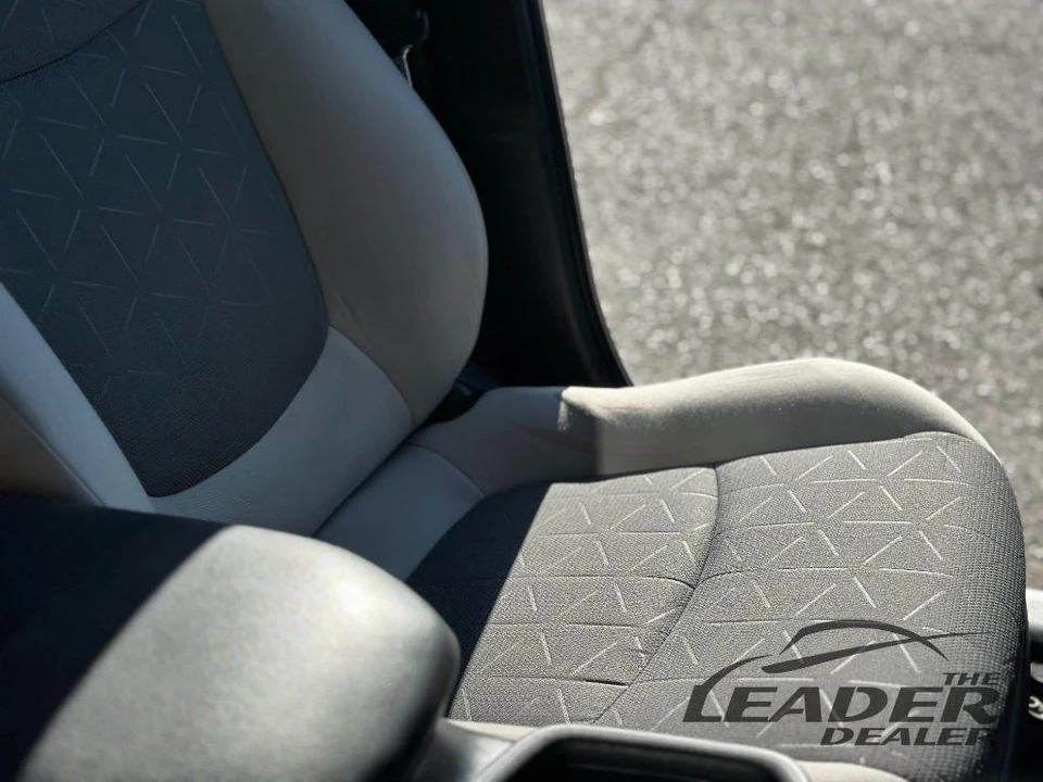 2022 Toyota RAV4 5th Gen - Image 15 of 20