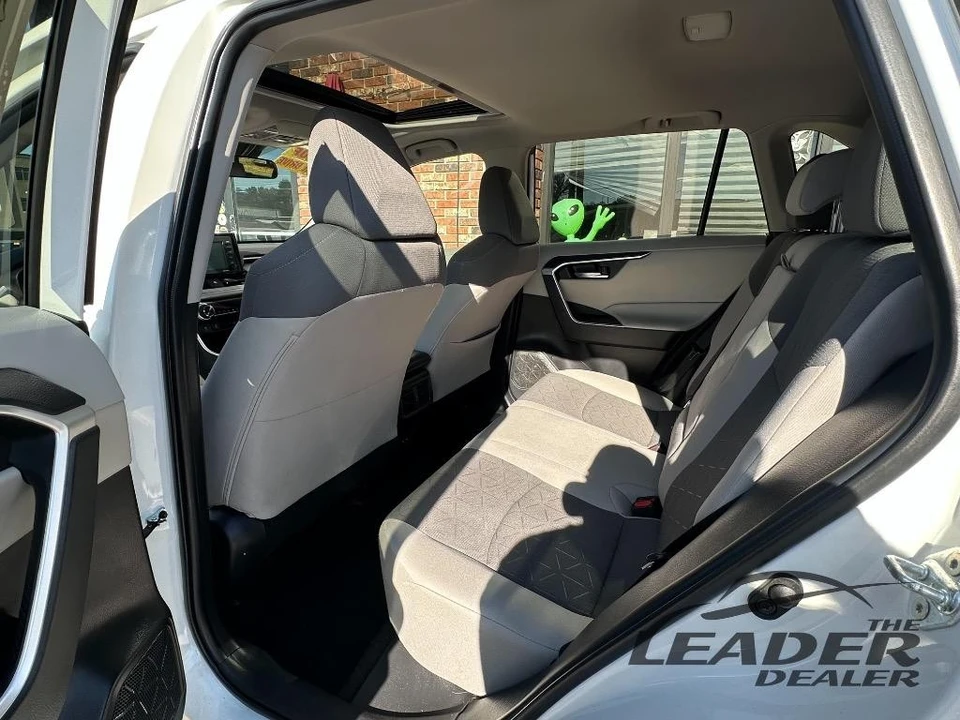 2022 Toyota RAV4 5th Gen - Image 8 of 20