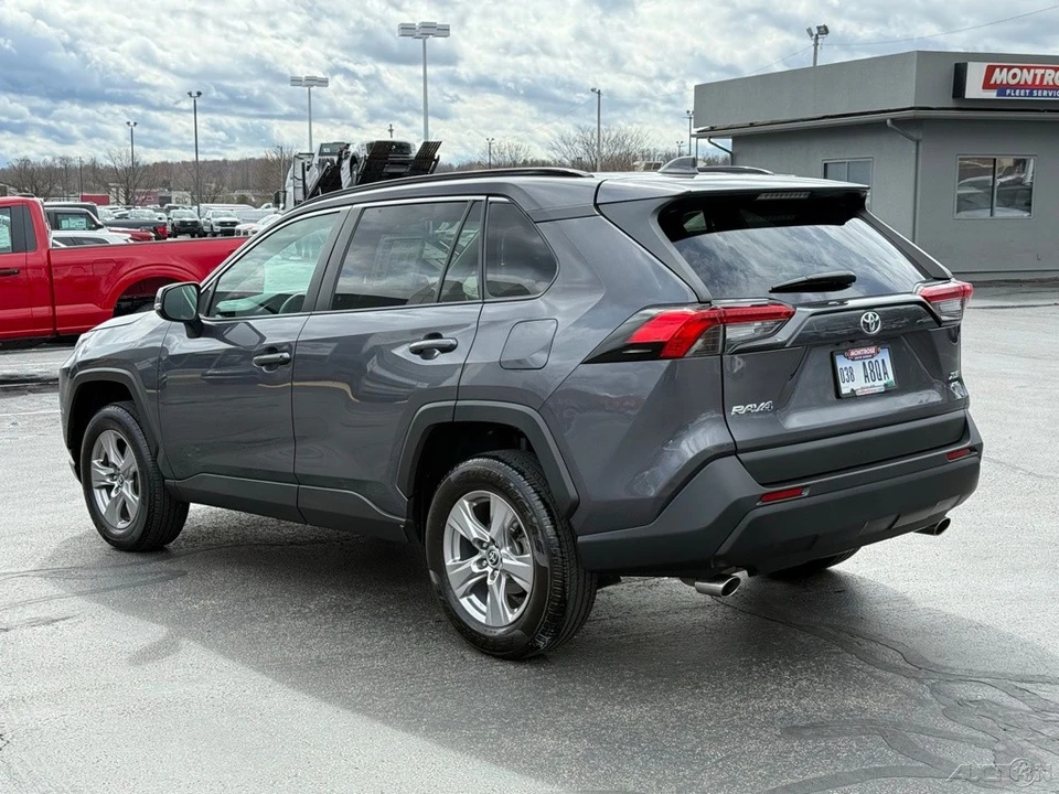 2022 Toyota RAV4 5th Gen - Image 5 of 12