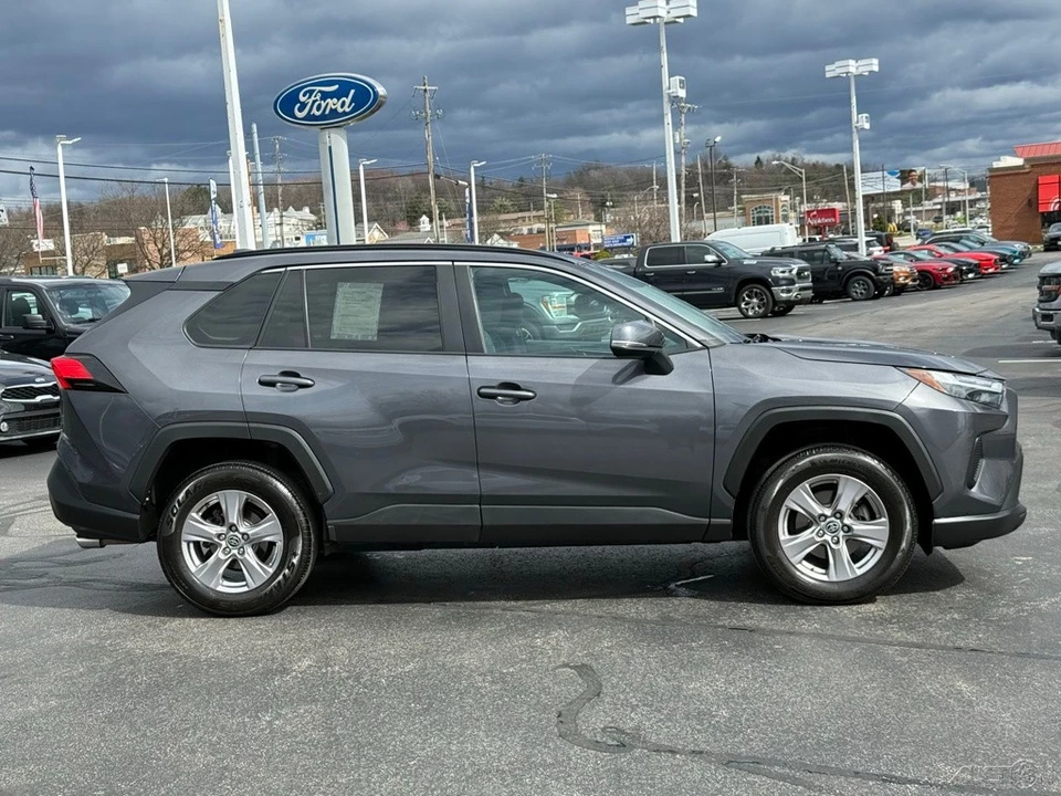 2022 Toyota RAV4 5th Gen - Image 2 of 12