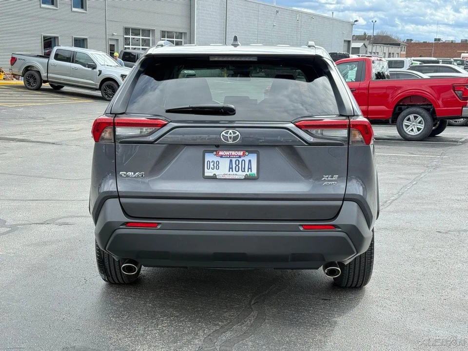 2022 Toyota RAV4 5th Gen - Image 4 of 12