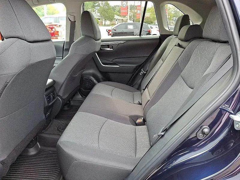 2022 Toyota RAV4 5th Gen - Image 11 of 12