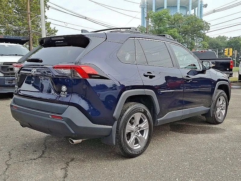 2022 Toyota RAV4 5th Gen - Image 7 of 12