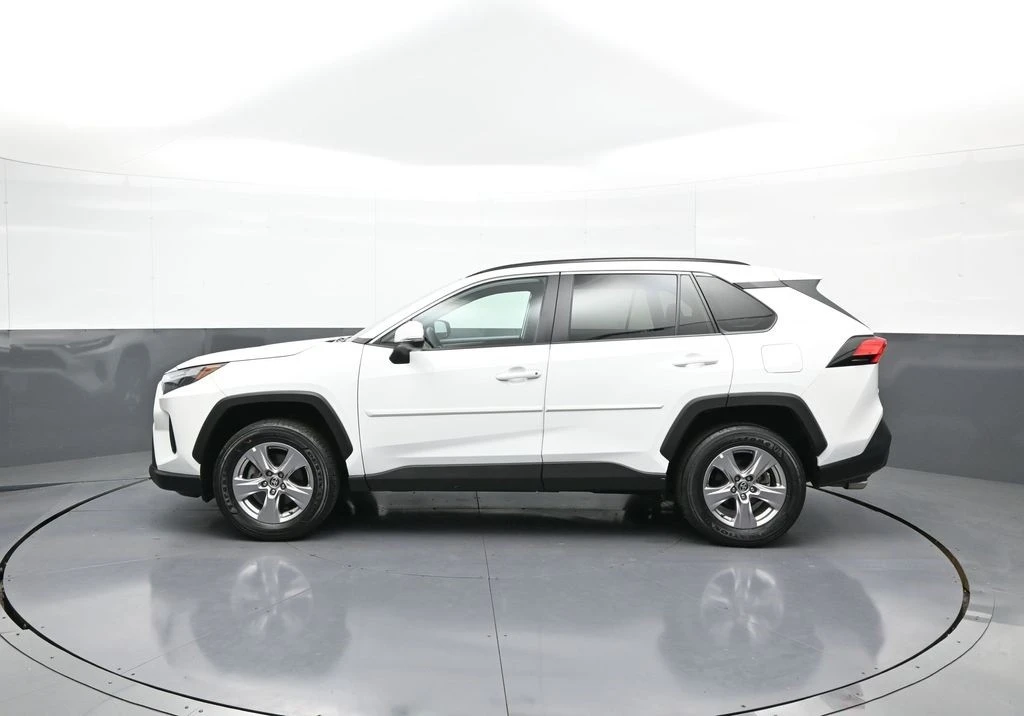 2022 Toyota RAV4 5th Gen - Image 9 of 12