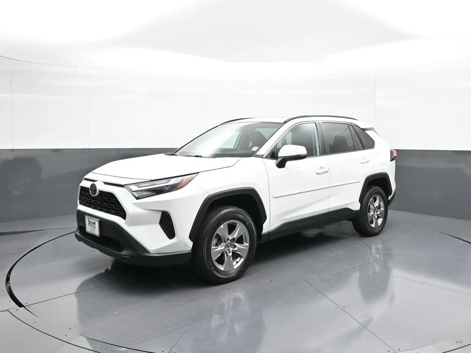 2022 Toyota RAV4 5th Gen - Image 10 of 12