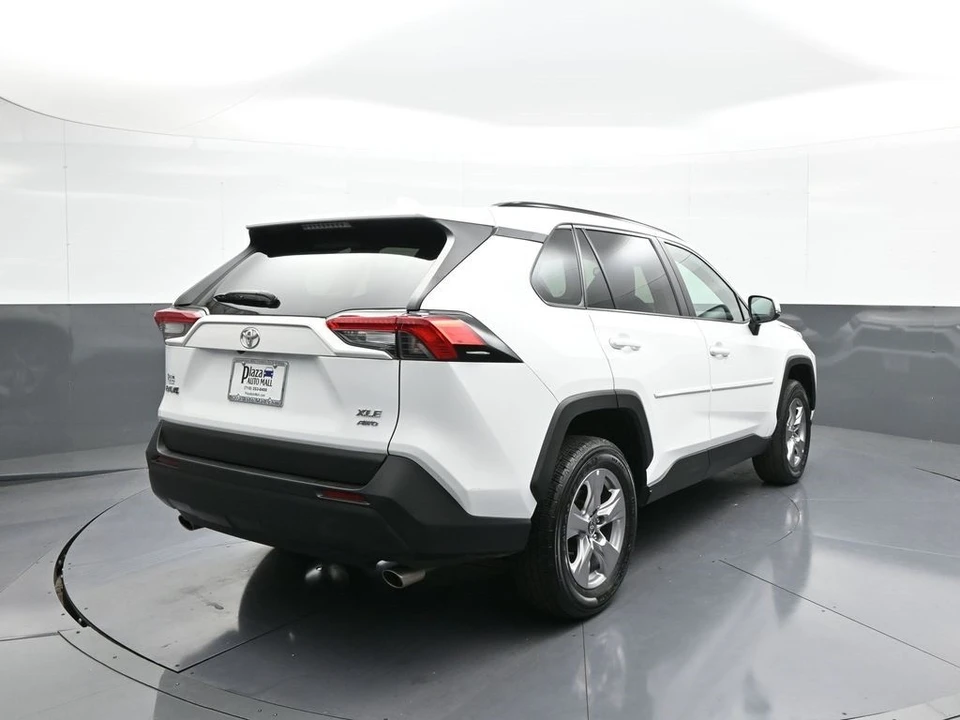 2022 Toyota RAV4 5th Gen - Image 6 of 12