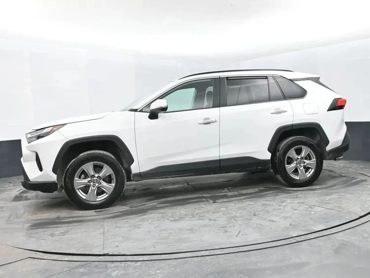 2022 Toyota RAV4 5th Gen - Image 5 of 12