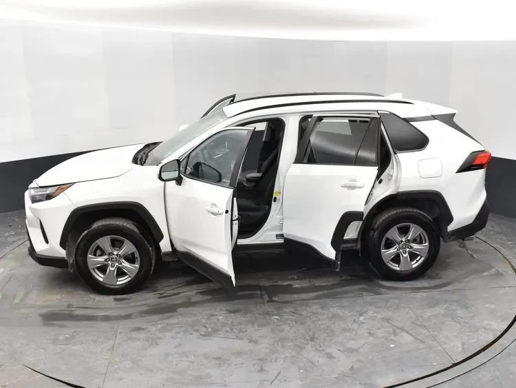 2022 Toyota RAV4 5th Gen - Image 7 of 12