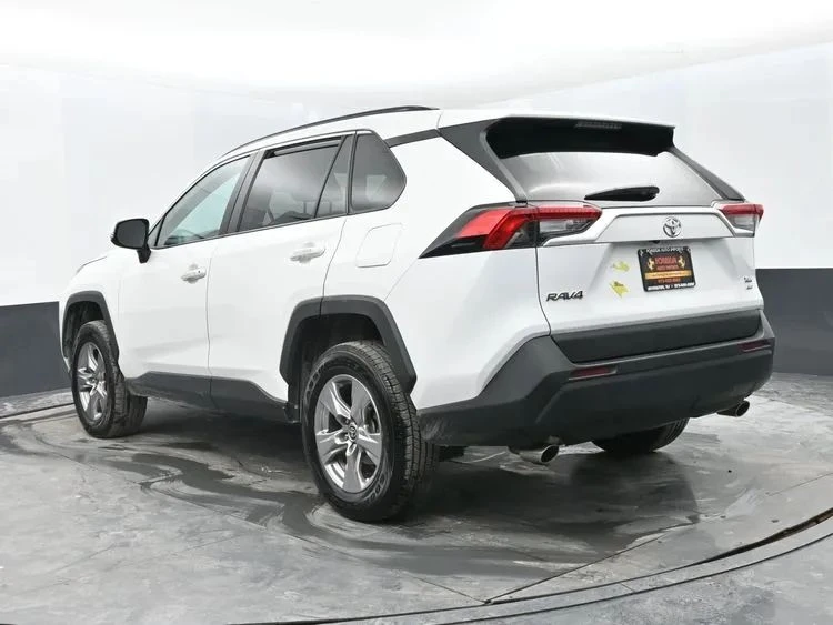 2022 Toyota RAV4 5th Gen - Image 9 of 12