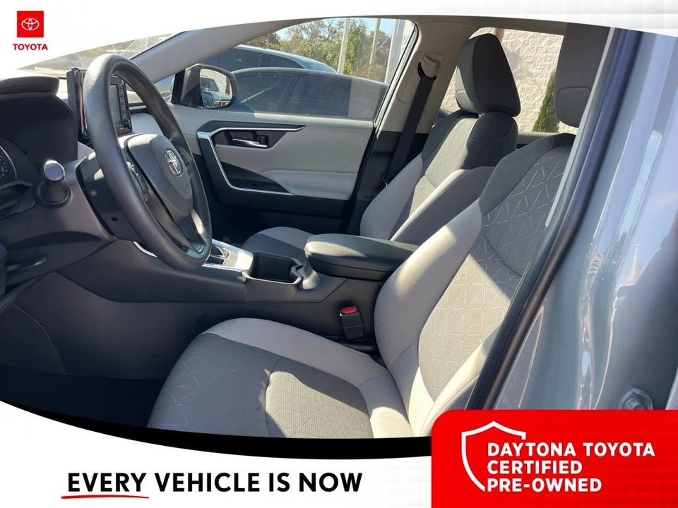 2022 Toyota RAV4 5th Gen - Image 7 of 10