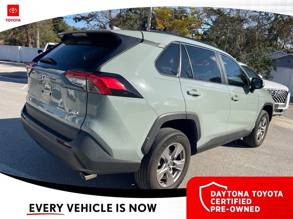 2022 Toyota RAV4 5th Gen - Image 5 of 10