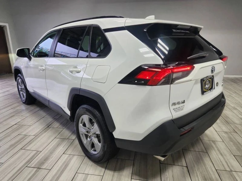 2022 Toyota RAV4 5th Gen - Image 3 of 12