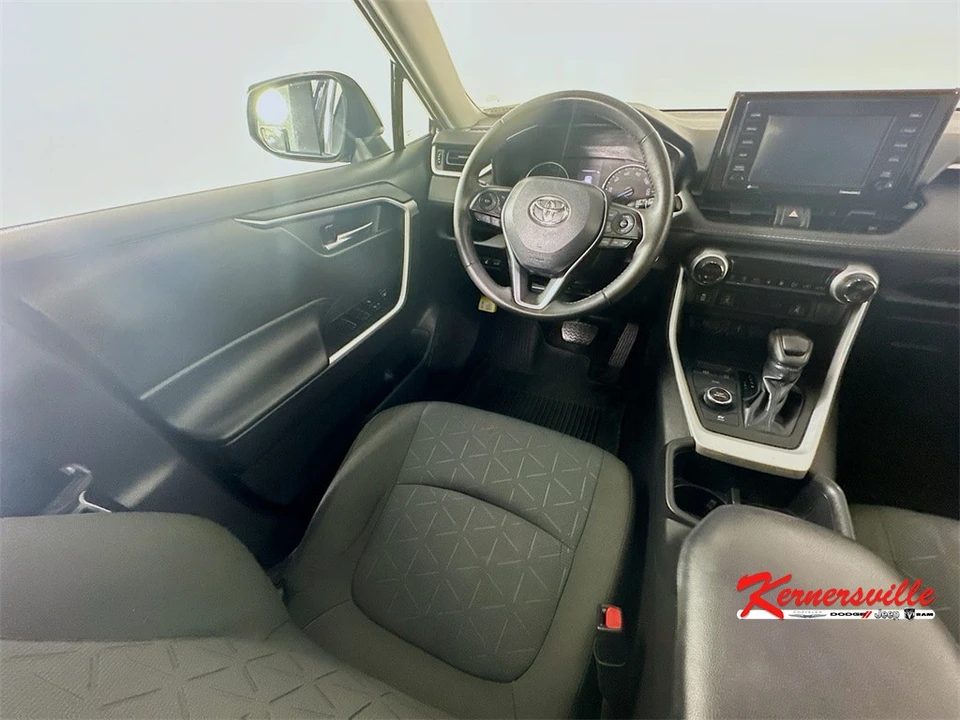 2022 Toyota RAV4 5th Gen - Image 9 of 21