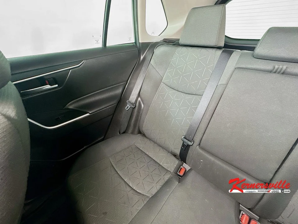 2022 Toyota RAV4 5th Gen - Image 12 of 21