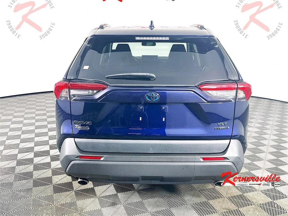 2022 Toyota RAV4 5th Gen - Image 6 of 21