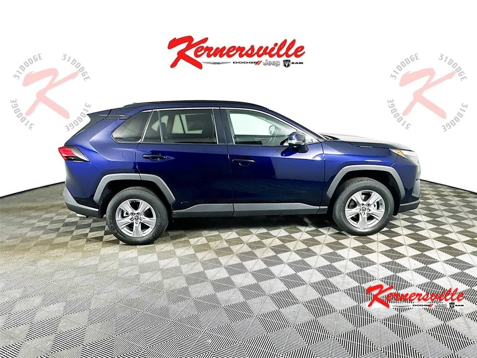 2022 Toyota RAV4 5th Gen - Image 8 of 21