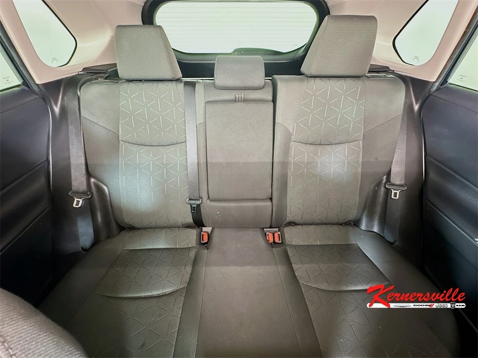 2022 Toyota RAV4 5th Gen - Image 13 of 21