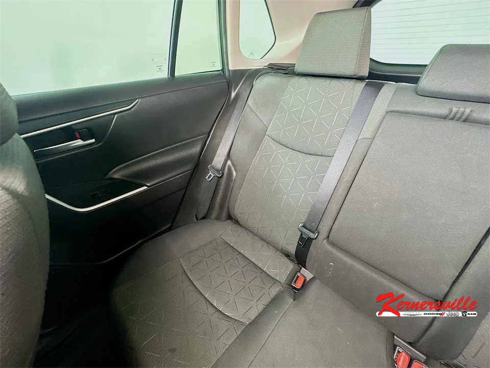 2022 Toyota RAV4 5th Gen - Image 12 of 21