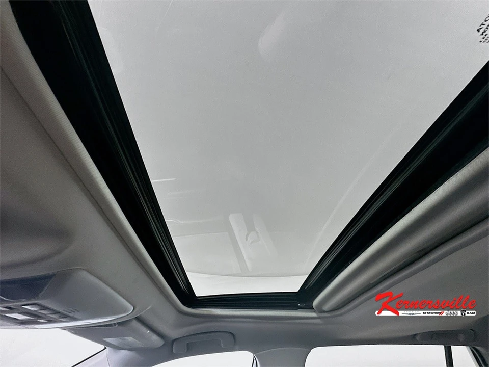 2022 Toyota RAV4 5th Gen - Image 20 of 21