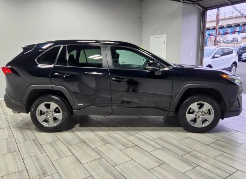 2022 Toyota RAV4 5th Gen - Image 6 of 12