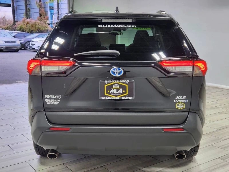 2022 Toyota RAV4 5th Gen - Image 4 of 12