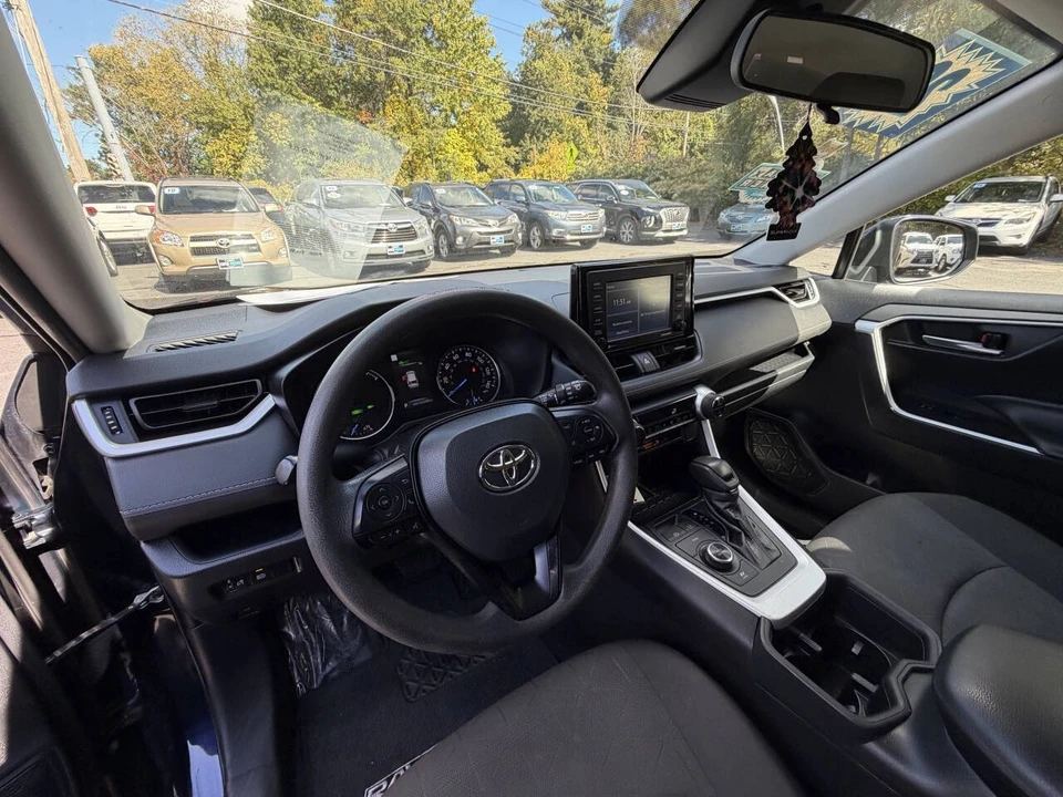 2022 Toyota RAV4 5th Gen - Image 19 of 21