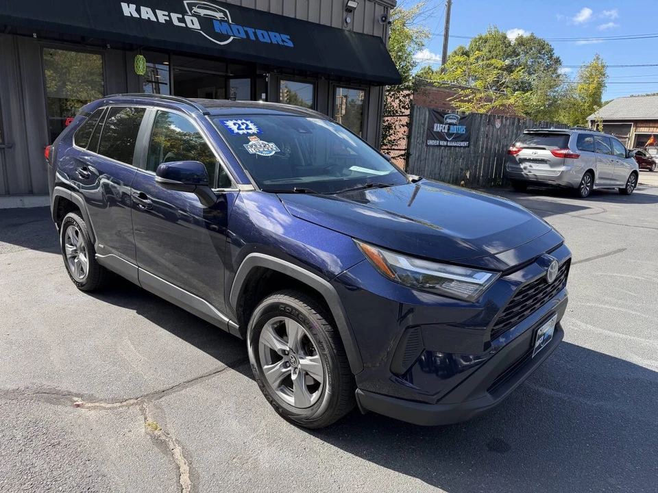 2022 Toyota RAV4 5th Gen - Image 13 of 21
