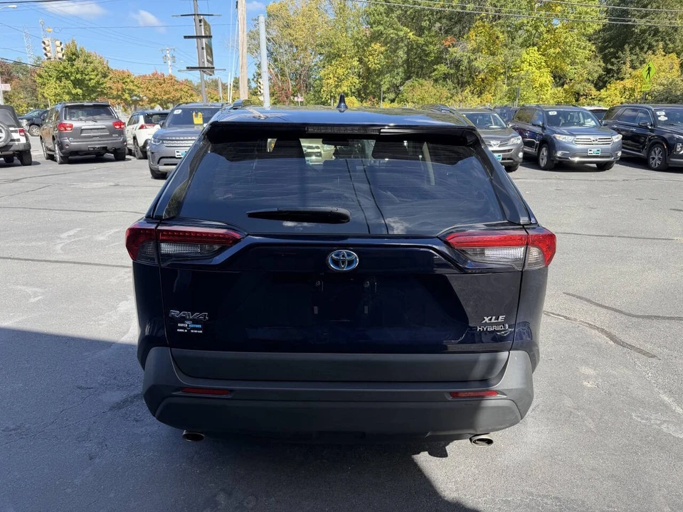 2022 Toyota RAV4 5th Gen - Image 8 of 21
