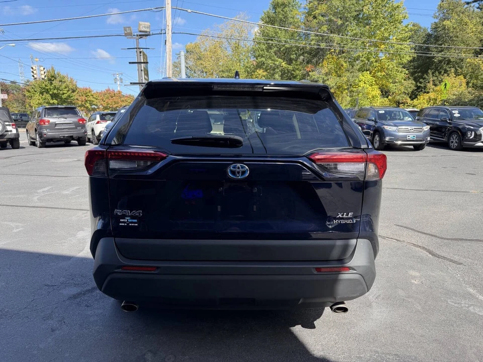 2022 Toyota RAV4 5th Gen - Image 10 of 21