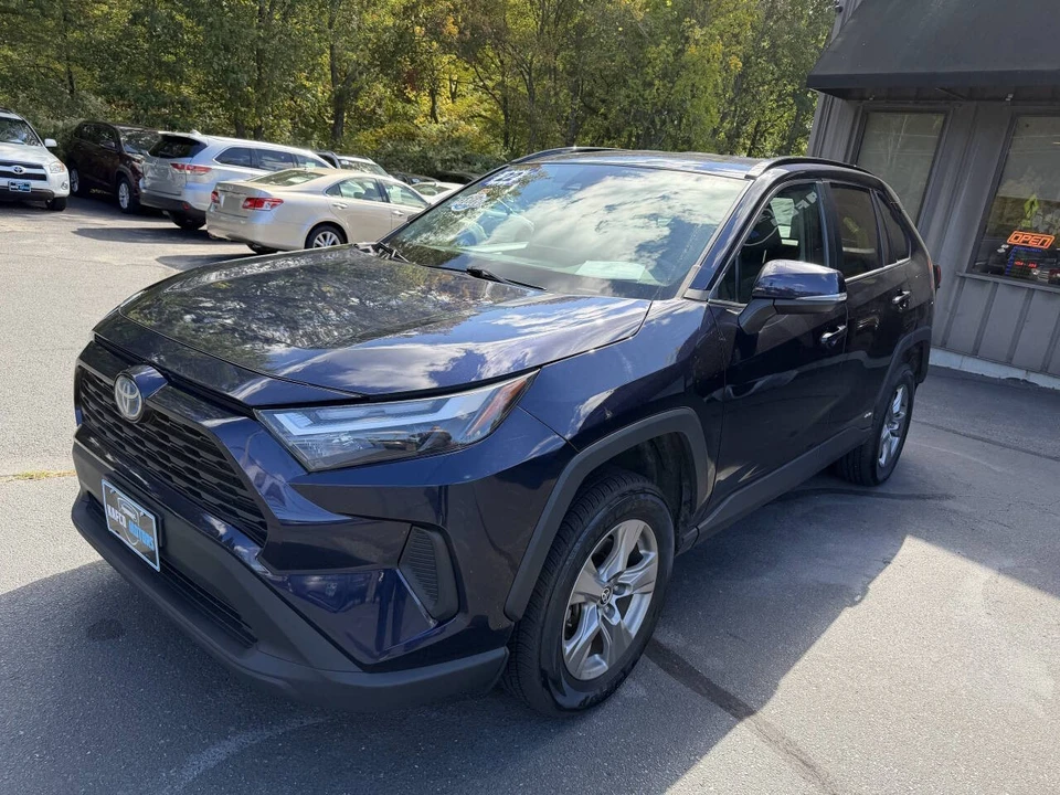 2022 Toyota RAV4 5th Gen - Image 5 of 21
