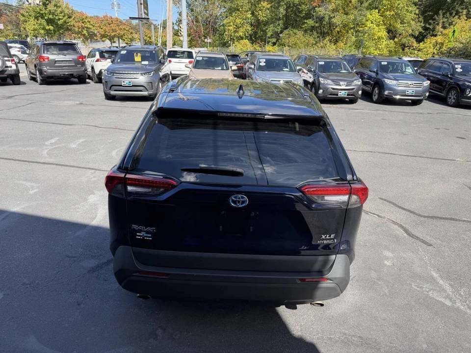2022 Toyota RAV4 5th Gen - Image 9 of 21