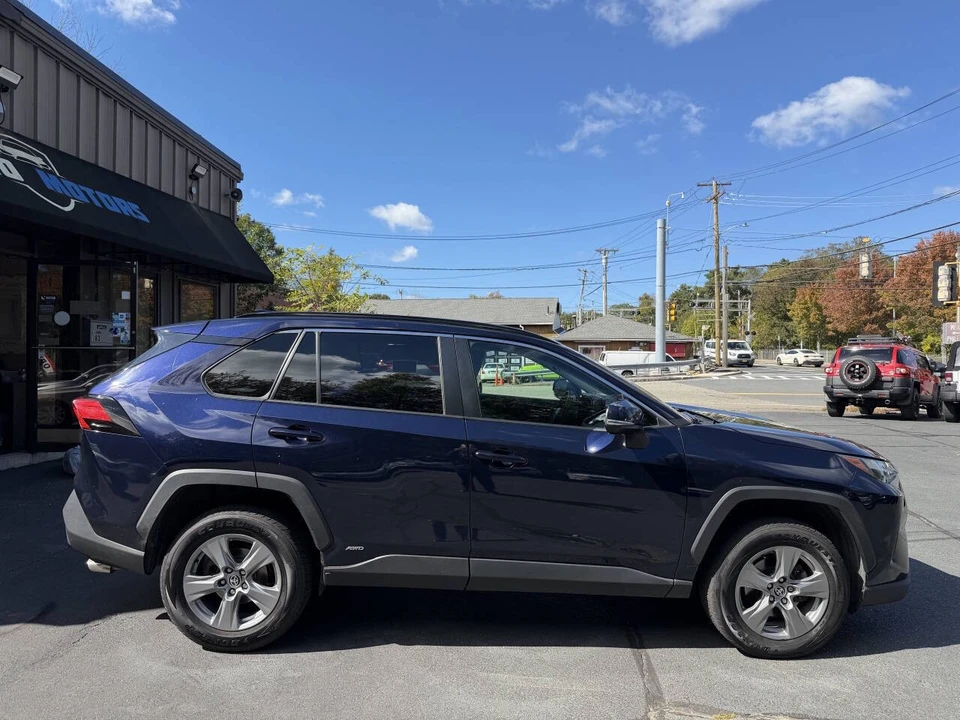 2022 Toyota RAV4 5th Gen - Image 12 of 21
