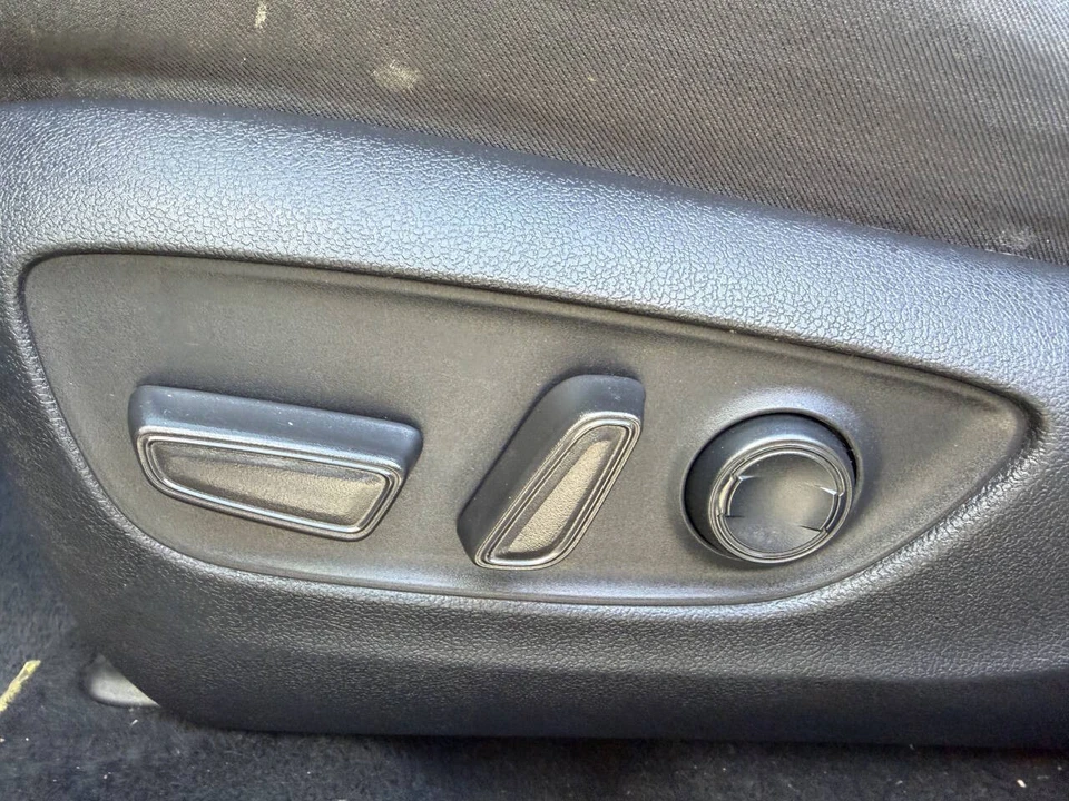2022 Toyota RAV4 5th Gen - Image 15 of 21