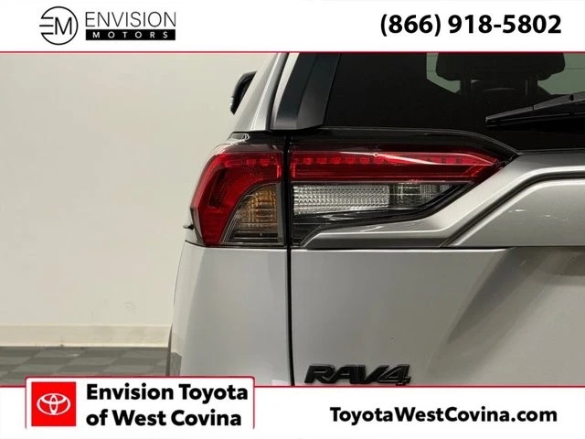 2022 Toyota RAV4 5th Gen - Image 9 of 12