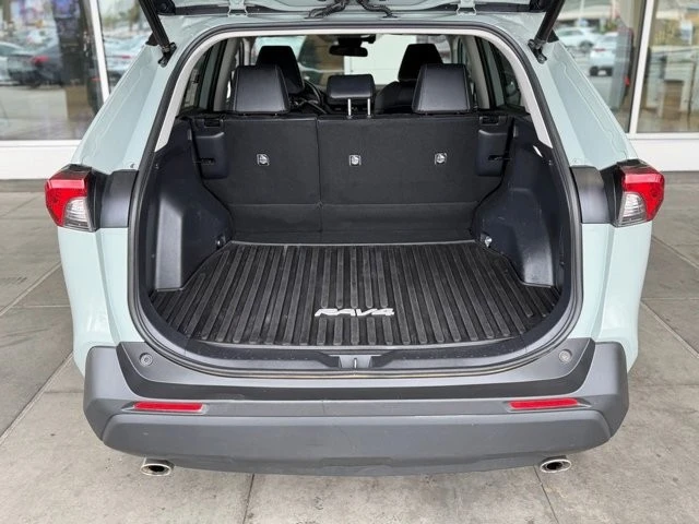 2022 Toyota RAV4 5th Gen - Image 15 of 21