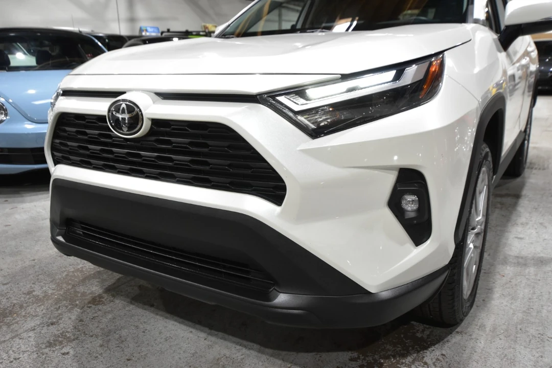 2022 Toyota RAV4 5th Gen - Image 4 of 12