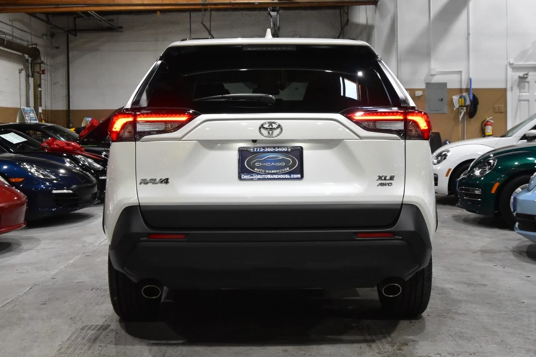 2022 Toyota RAV4 5th Gen - Image 7 of 12
