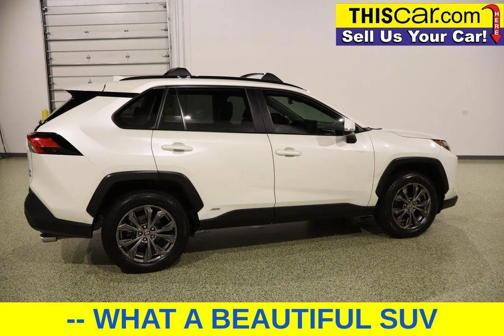 2022 Toyota RAV4 5th Gen - Image 9 of 12