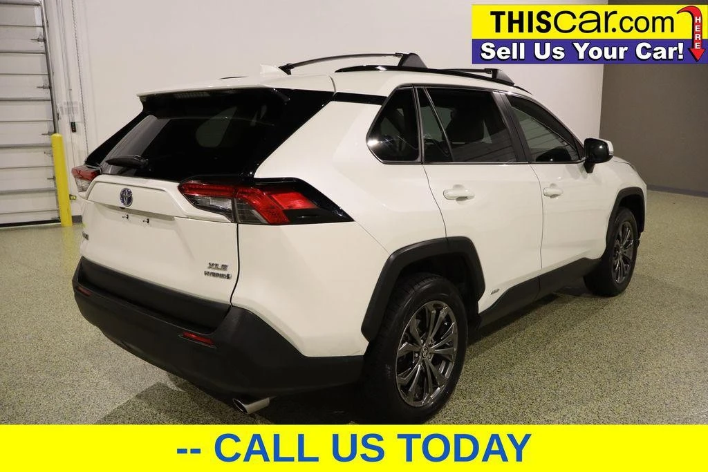 2022 Toyota RAV4 5th Gen - Image 8 of 12