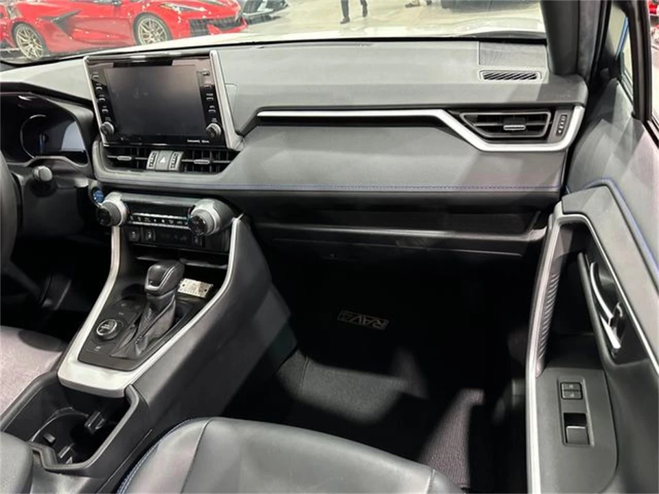 2022 Toyota RAV4 5th Gen - Image 12 of 30