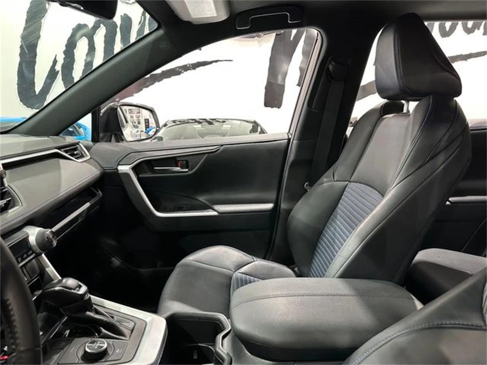 2022 Toyota RAV4 5th Gen - Image 13 of 30