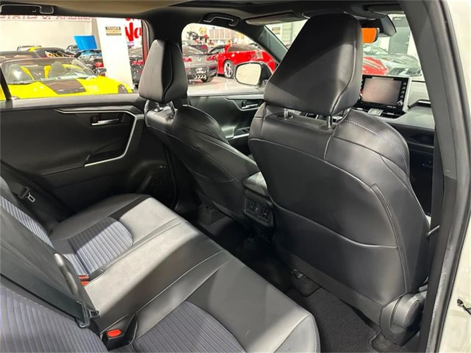 2022 Toyota RAV4 5th Gen - Image 20 of 30
