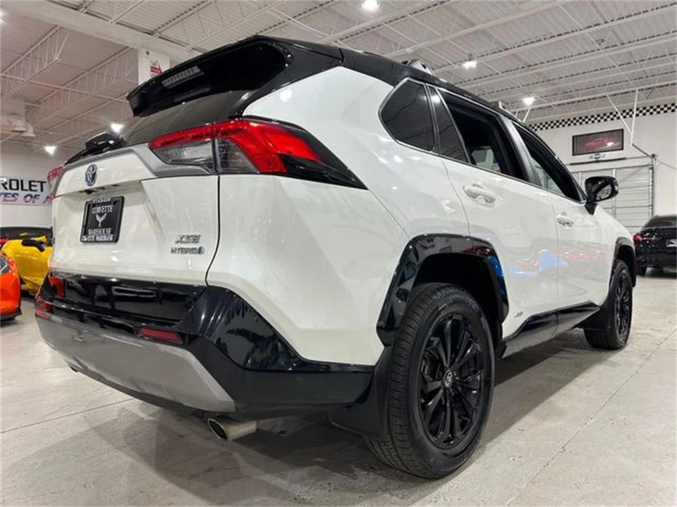2022 Toyota RAV4 5th Gen - Image 3 of 30