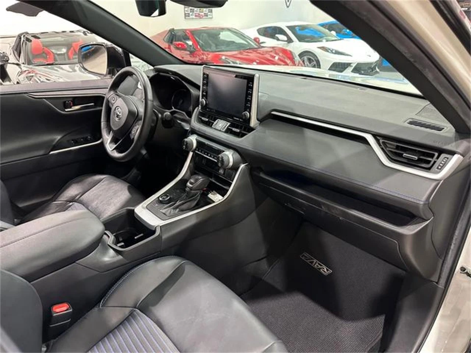 2022 Toyota RAV4 5th Gen - Image 11 of 30