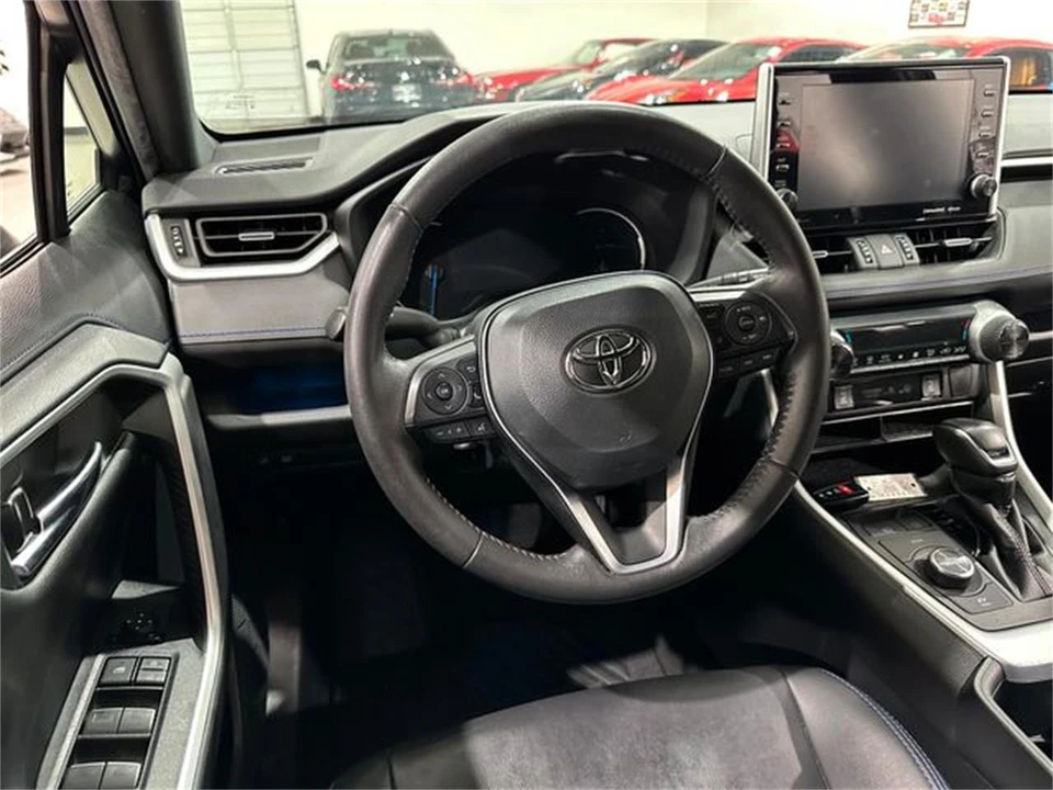 2022 Toyota RAV4 5th Gen - Image 9 of 30