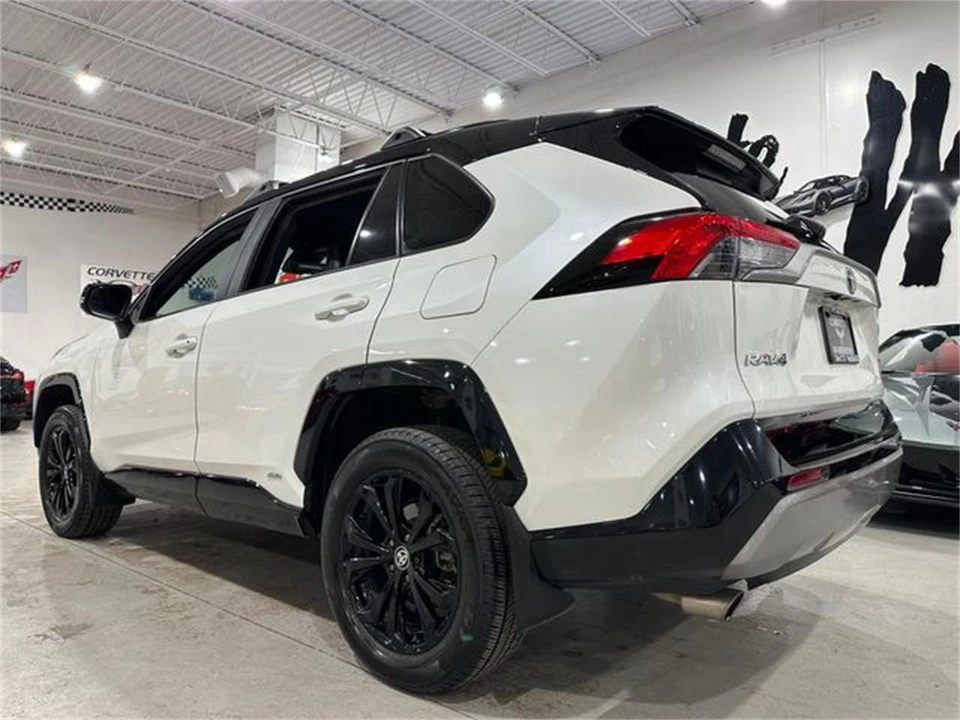 2022 Toyota RAV4 5th Gen - Image 4 of 30