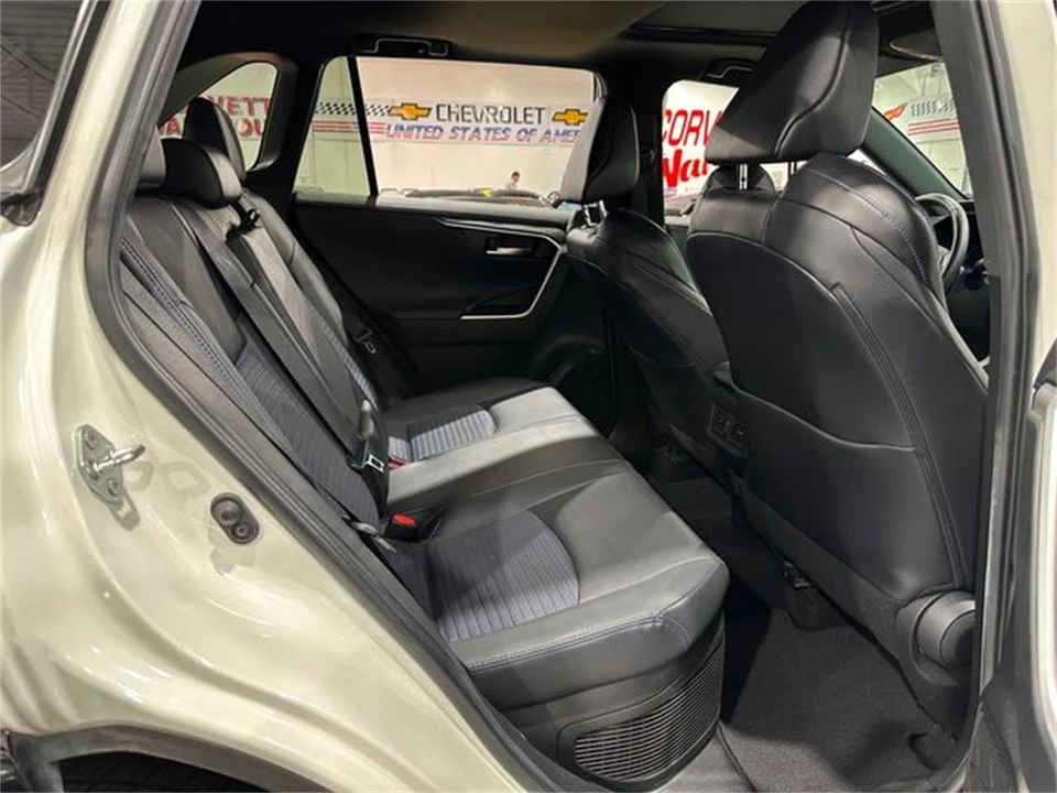 2022 Toyota RAV4 5th Gen - Image 19 of 30
